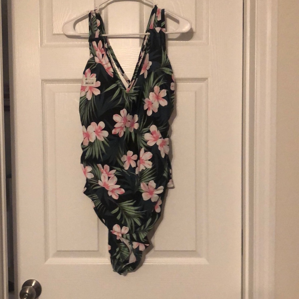 Kona Sol women’s swimsuit size 22W